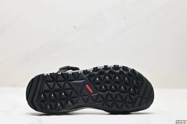 Adidas Terrex Outdoor Sandals Beige Black Multi-Strap Rugged Outsole Casual Sandals 2