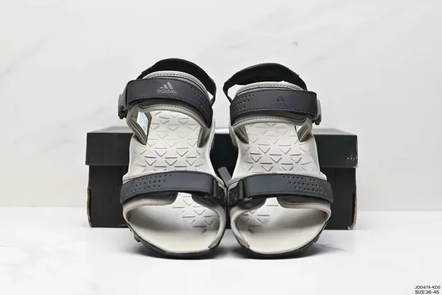 Adidas Terrex Outdoor Sandals Beige Black Multi-Strap Rugged Outsole Casual Sandals 3