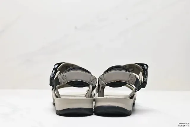 Adidas Terrex Outdoor Sandals Beige Black Multi-Strap Rugged Outsole Casual Sandals 4