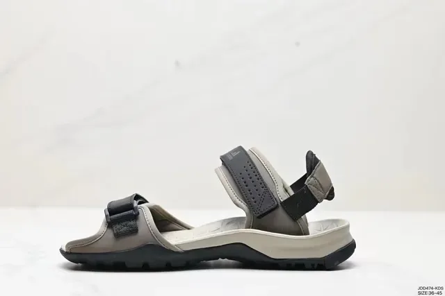 Adidas Terrex Outdoor Sandals Beige Black Multi-Strap Rugged Outsole Casual Sandals 7