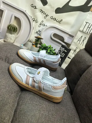 Adidas Chaussures Mary Jane sans lacets à brides blanc beige 7