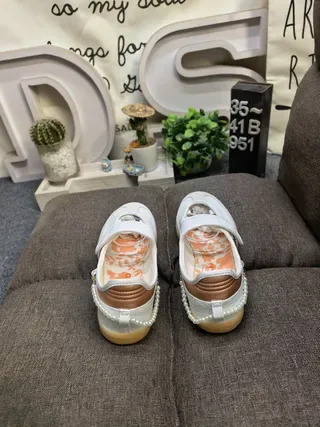 Adidas White Beige Laceless Velcro Strap Lifestyle Sneakers 8