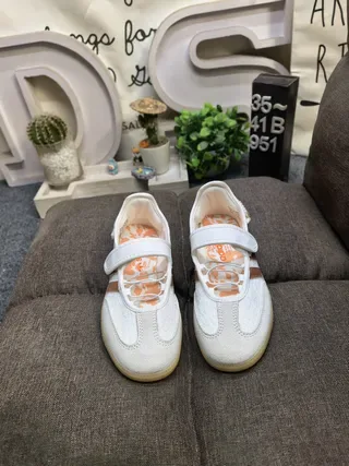 Adidas White Beige Laceless Velcro Strap Lifestyle Sneakers 10
