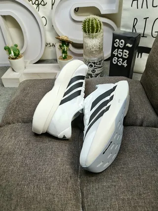 Adidas White Black Lightweight Mesh Upper Three-Stripe Side Branding Running Shoes 6