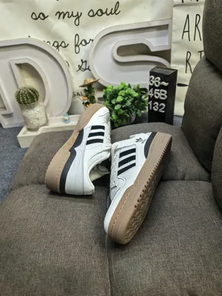Adidas White Black Low-Top Leather Upper Lifestyle Sneakers 6