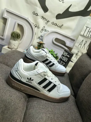Adidas White Black Low-Top Leather Upper Lifestyle Sneakers 9