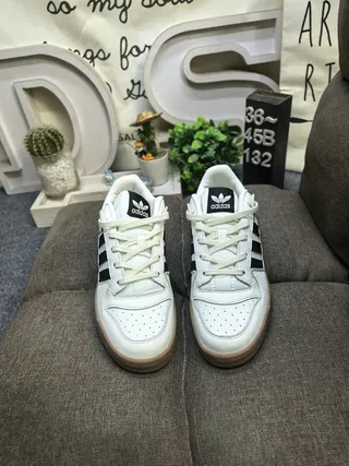 Adidas White Black Low-Top Leather Upper Lifestyle Sneakers 10