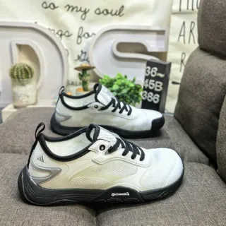 Adidas White Black Mesh Upper Synthetic Overlays Lifestyle Sneakers