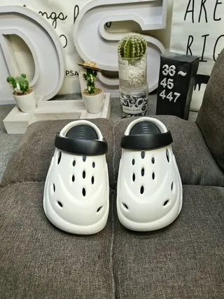 Adidas blanco negro moldeado espuma construcción ventilado perforaciones zueco 10