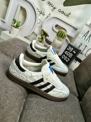 Adidas White Black Textured Upper Three Stripes Lifestyle Sneakers 9