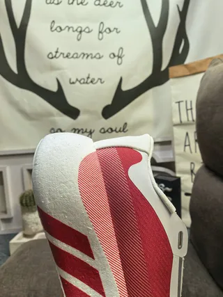 Adidas Chaussures de course blanches grises avec semelle intermédiaire monolithique sculptée et empeigne en maille ingénierée 3