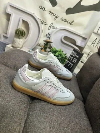 Adidas White Pink Low-Top Three-Stripe Side Panel Lifestyle Sneakers 9