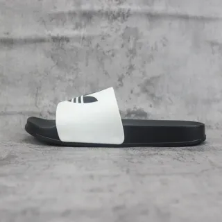 Adidas Yeezy Slide काला और सफेद चप्पल