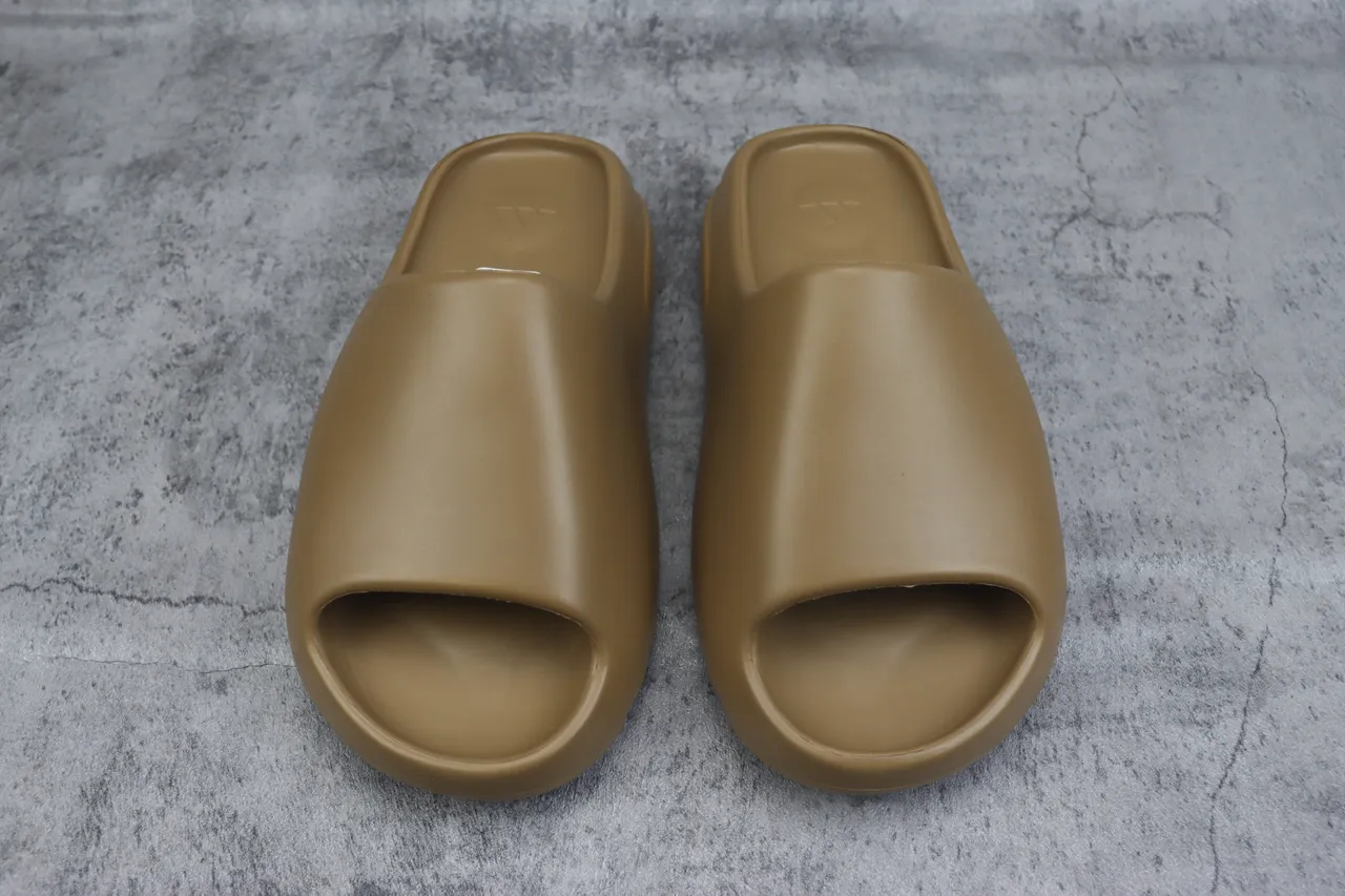 Adidas Yeezy Slide Marron Noir Molded EVA Semelle crantée Slippers 2
