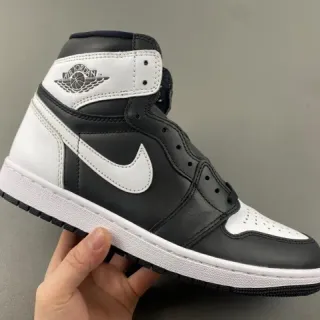 Air Jordan 1 Black and White Leather Basketball Shoes