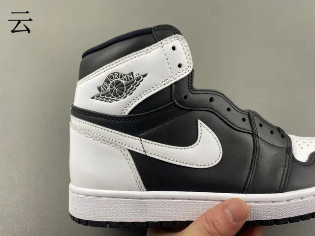 Air Jordan 1 Black and White Leather Basketball Shoes 5