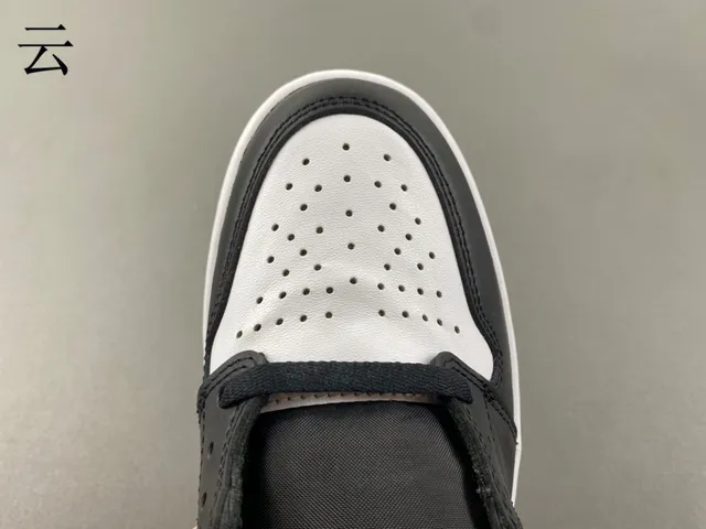 Air Jordan 1 Black and White Leather Basketball Shoes 9