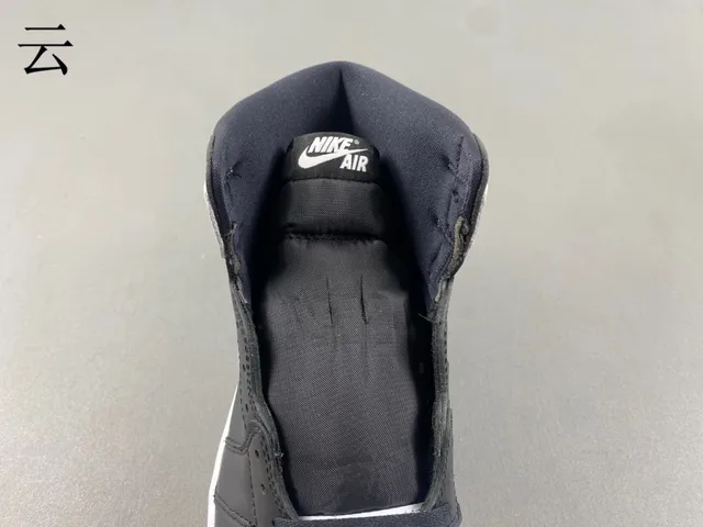 Air Jordan 1 Black and White Leather Basketball Shoes 10