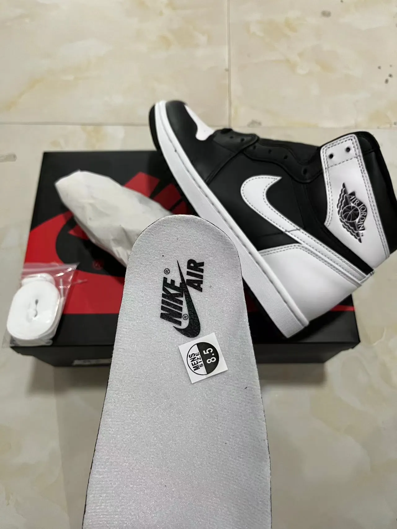 Air Jordan 1 Black and White Leather High-Top Basketball Shoes 9