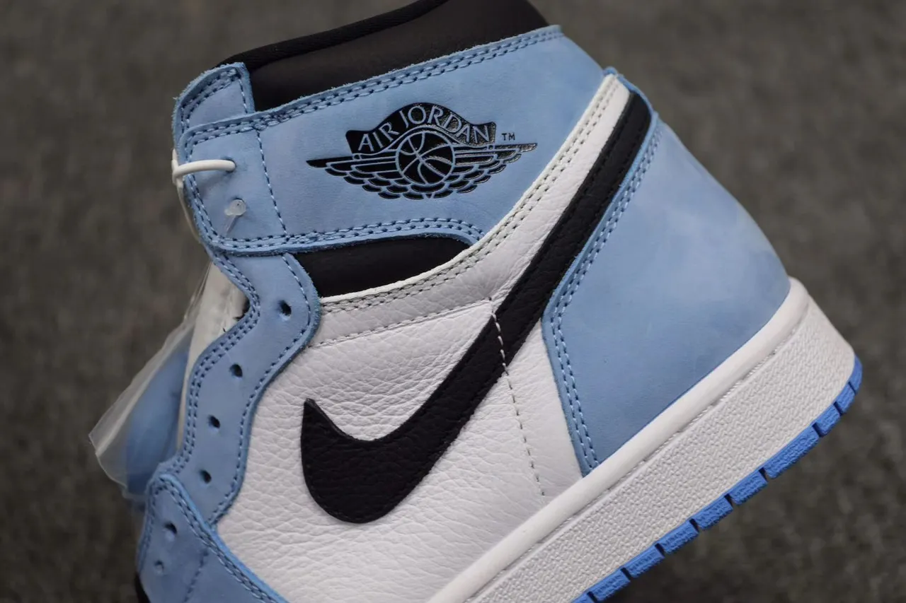 Air Jordan 1 Blue White High-Top Perforated Toe Basketball Shoes 2