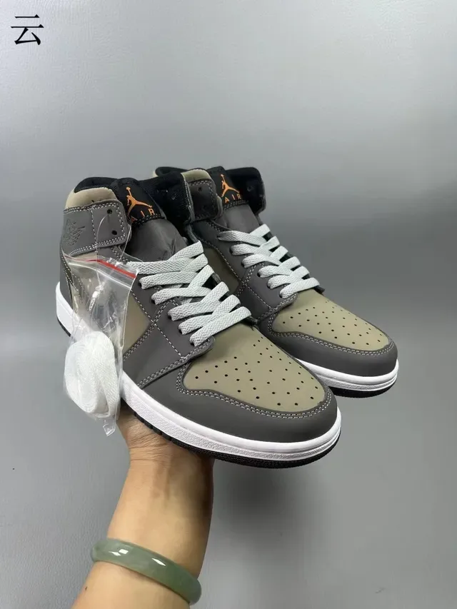 Air Jordan 1 High Olive Gray White أحذية كرة السلة 3