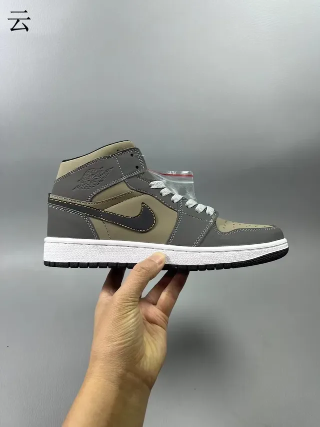 Air Jordan 1 High Olive Gray White أحذية كرة السلة 4