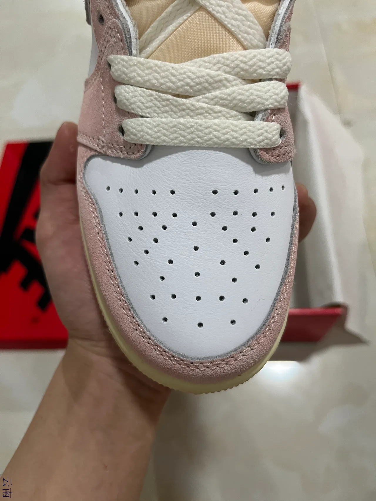 Air Jordan 1 High Zapatillas de Baloncesto de Ante Rosa y Blanco 3