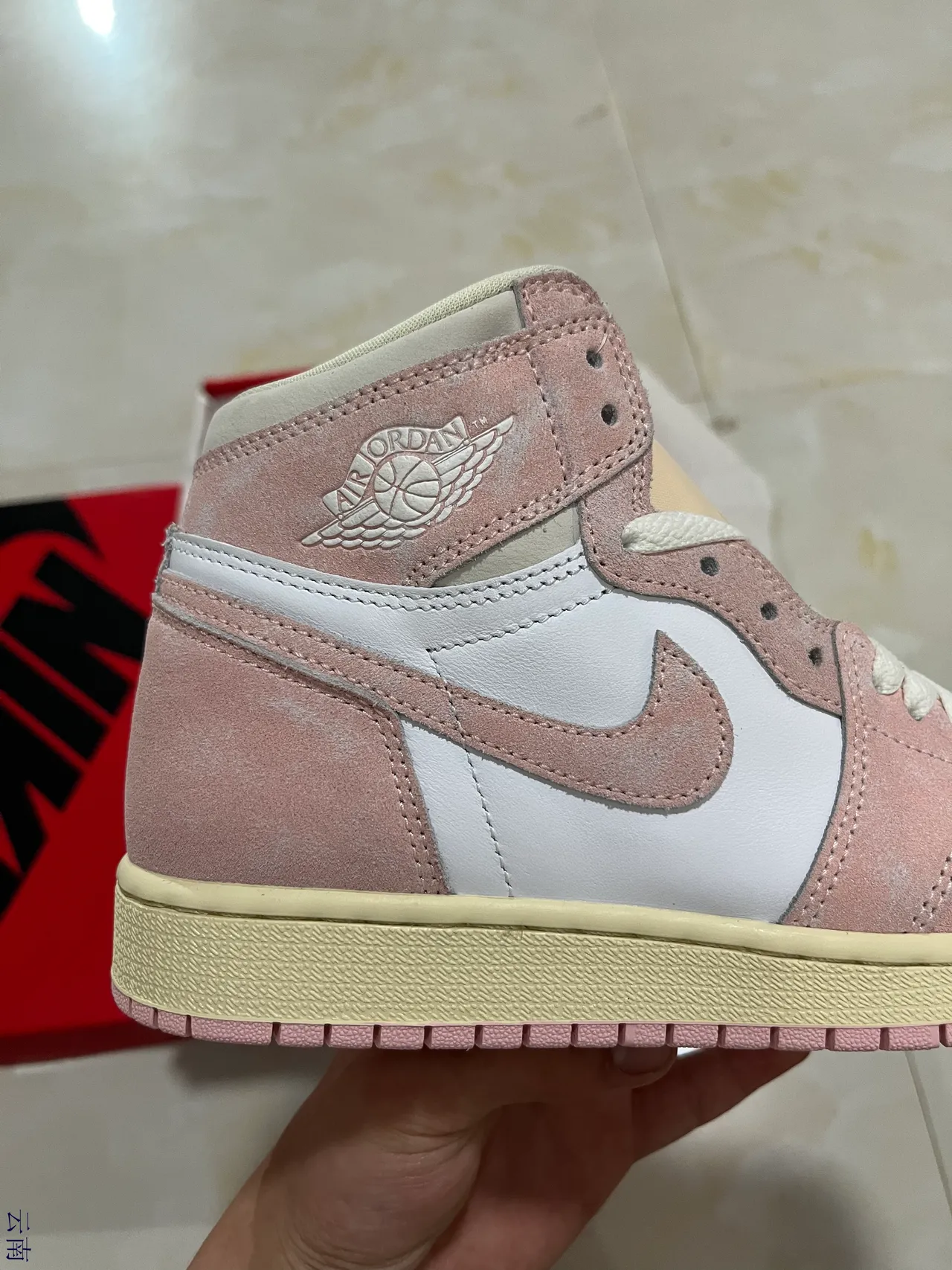 Air Jordan 1 High Zapatillas de Baloncesto de Ante Rosa y Blanco 7