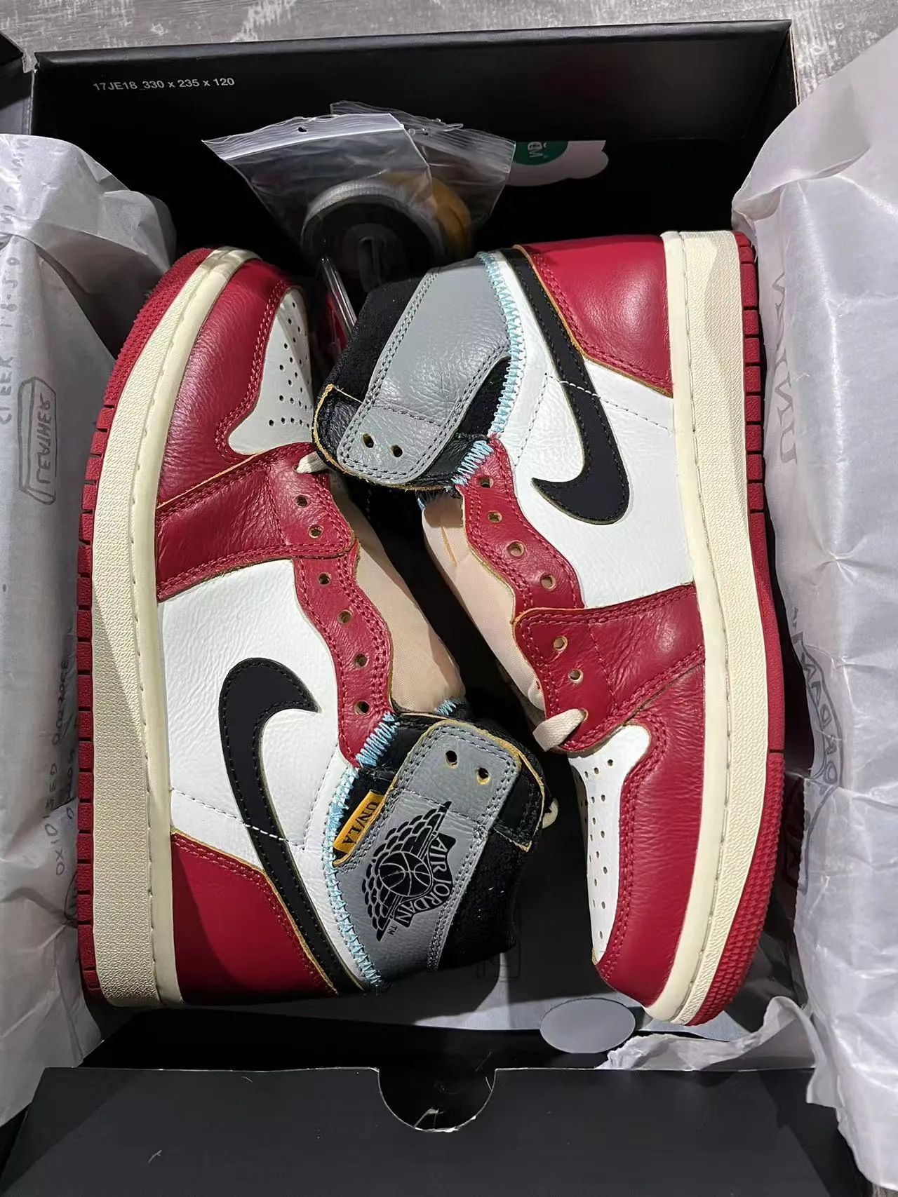 Air Jordan 1 High Red White Black Basketball Shoes 10