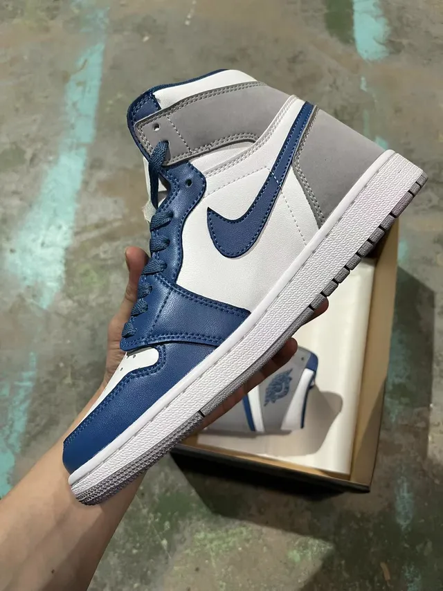 Air Jordan 1 High White Navy Gray Basketball Shoes 4
