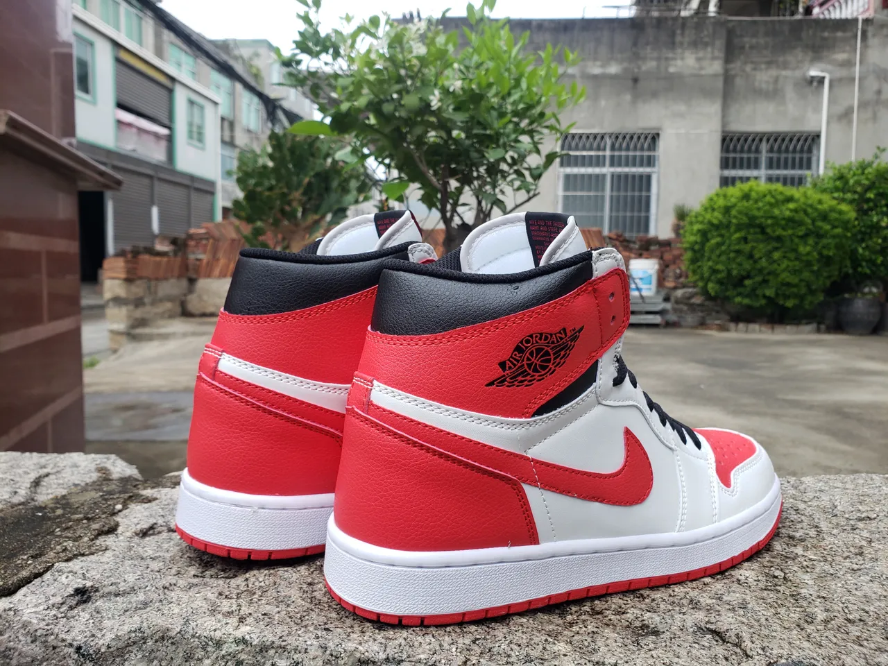 Air Jordan 1 High White Red Black Basketball Shoes 6