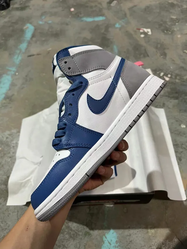 Air Jordan 1 High White Royal Blue Gray Basketball Shoes 4