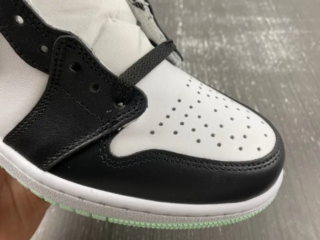 Air Jordan 1 Mint Green Black White Basketball Shoes 3