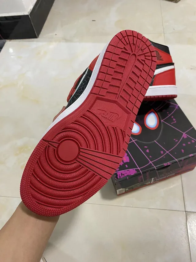Air Jordan 1 Red Black High-Top Spiderweb-Patterned Overlays Basketball Shoes 7