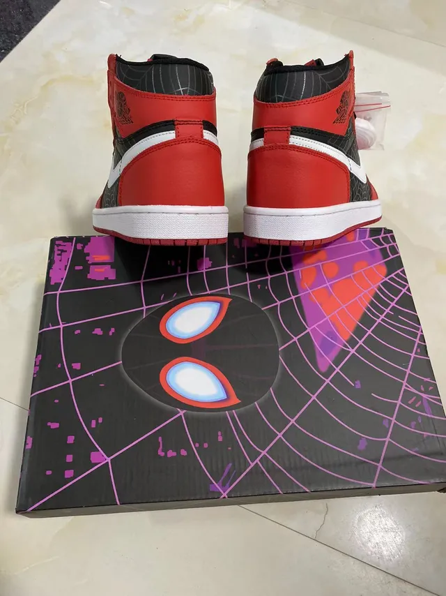 Air Jordan 1 Red Black High-Top Spiderweb-Patterned Overlays Basketball Shoes 11