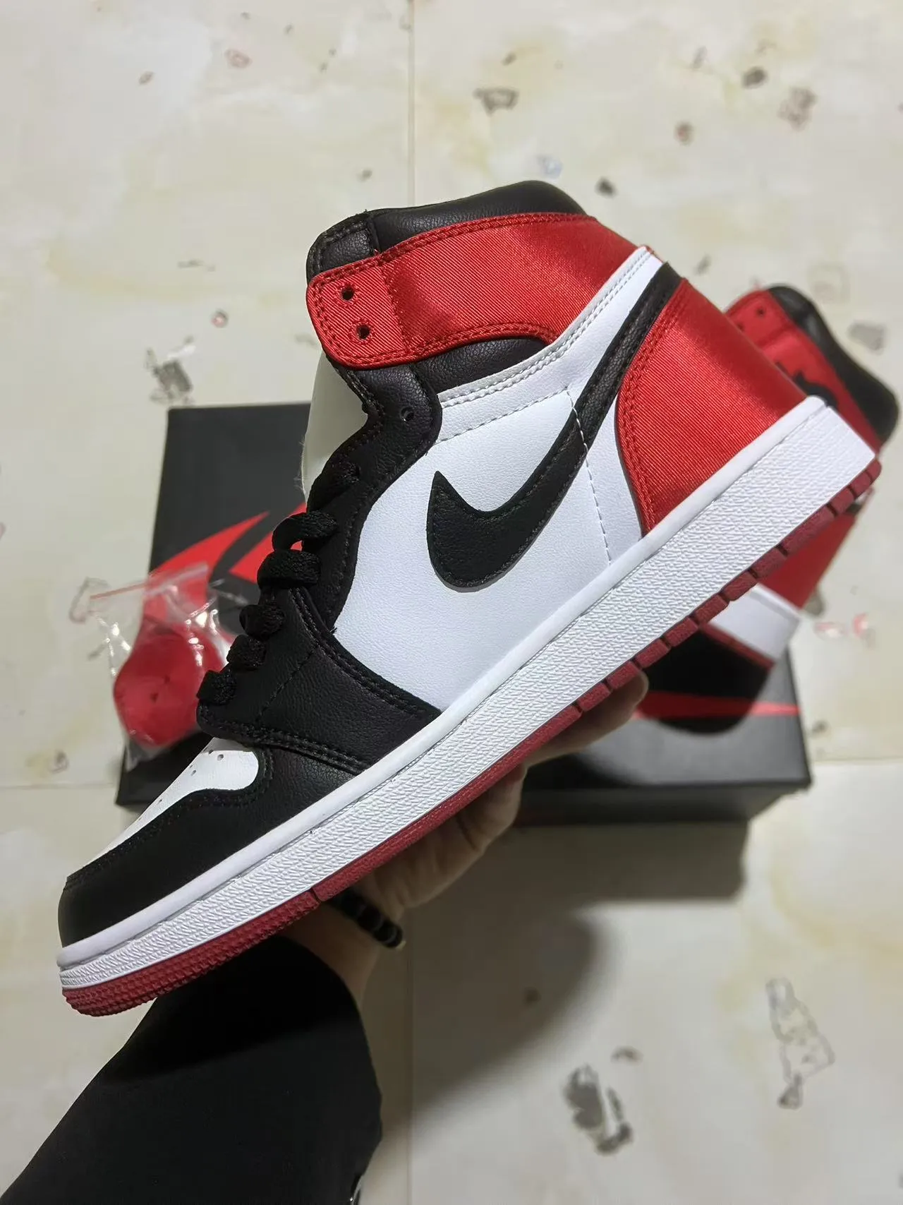 Air Jordan 1 White Red High-Top Leather Upper Basketball Shoes 5