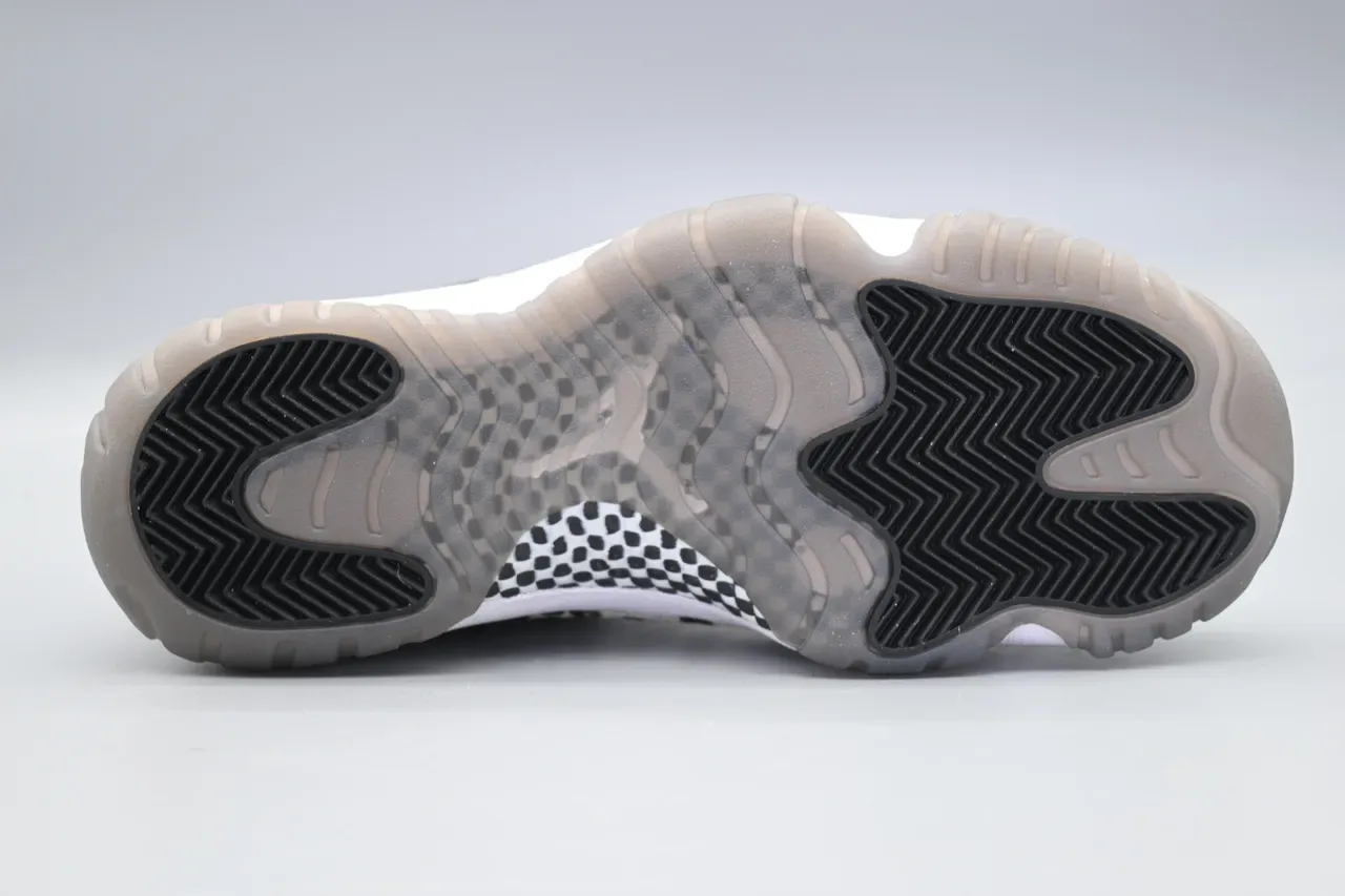 Air Jordan 11 Animal Print Preto e Branco Tênis de Basquete 9