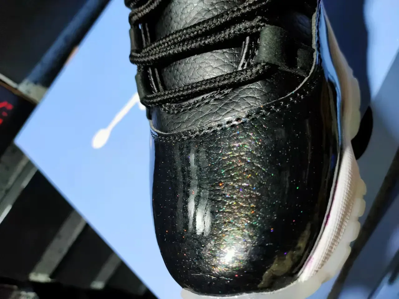 Air Jordan 11 Chaussures de Basketball en Cuir Patenté Noir 3
