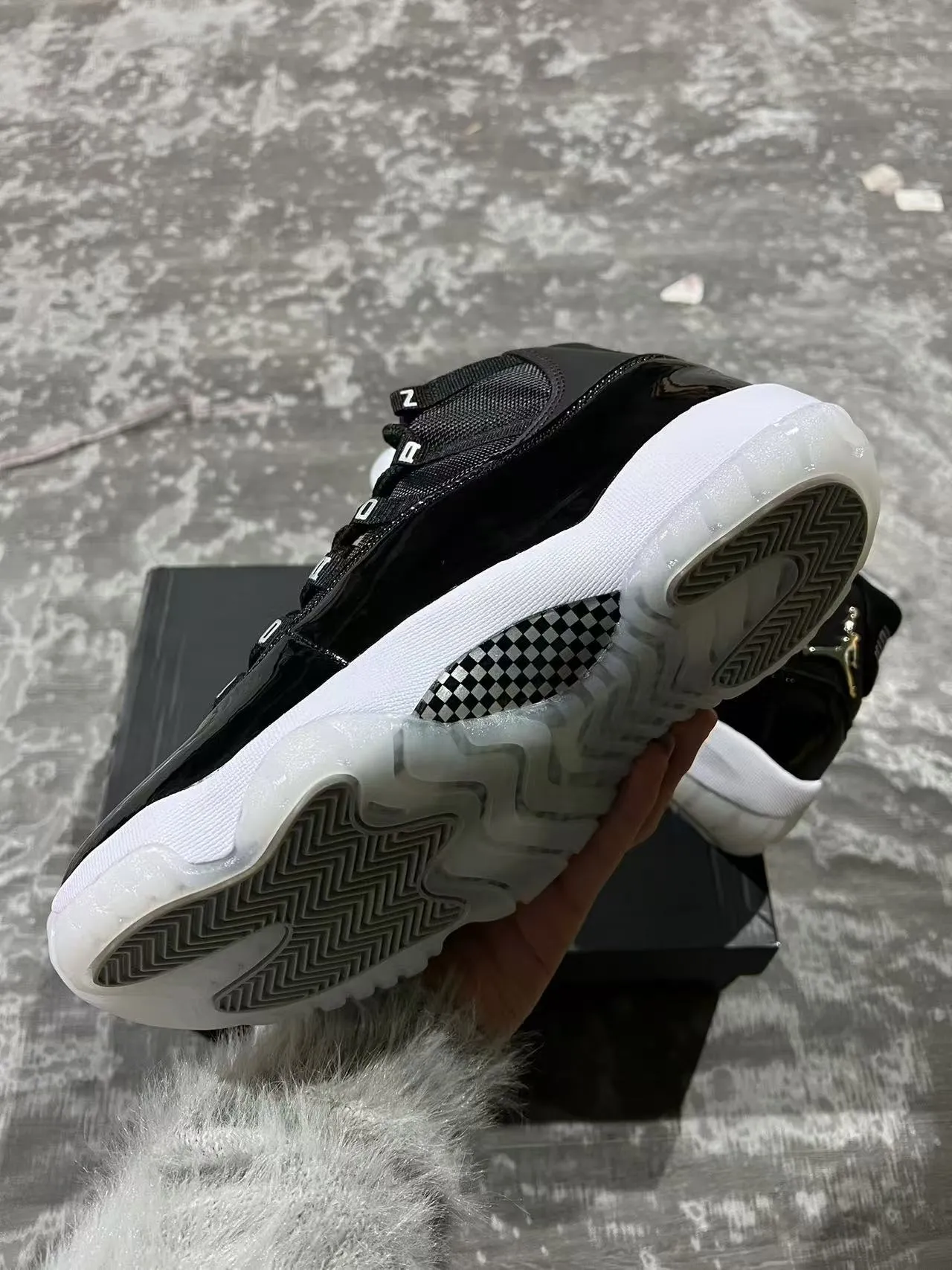 Air Jordan 11 Black Patent Leather Basketball Shoes 6