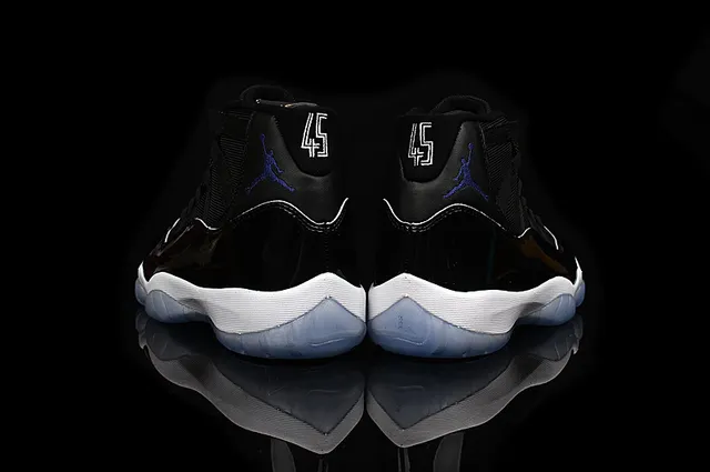Air Jordan 11 Black Patent Leather Translucent Sole Basketball Shoes 4
