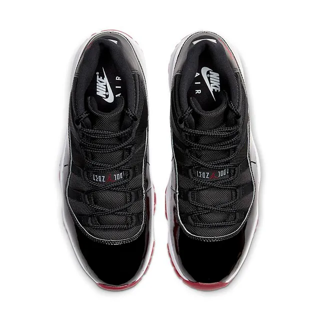 Chaussures de basketball Air Jordan 11 noir et rouge 4