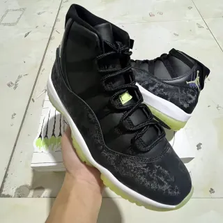 Air Jordan 11 Black Yellow High-Top Distressed Upper Basketball Shoes