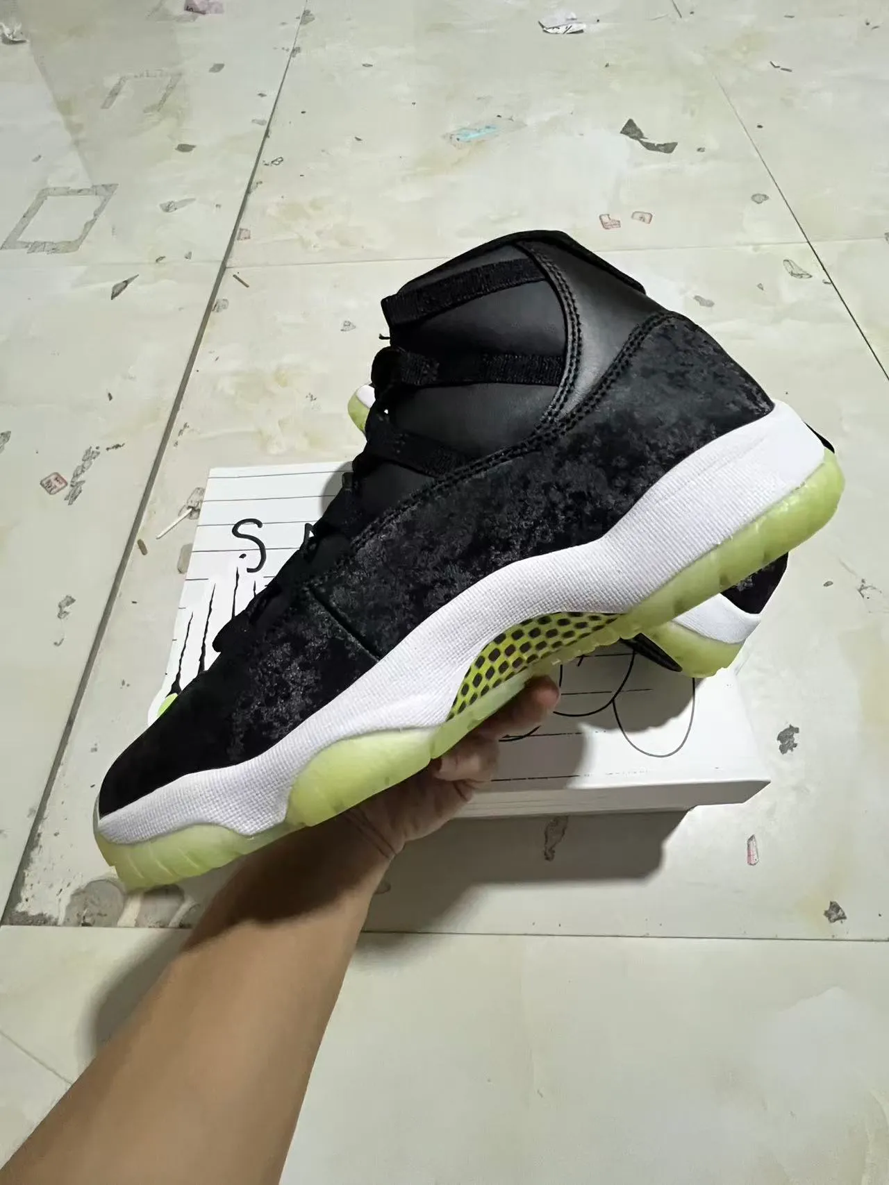 Air Jordan 11 Black Yellow High-Top Distressed Upper Basketball Shoes 4