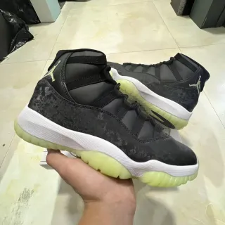 Air Jordan 11 distressed black white lime green zapatos de baloncesto