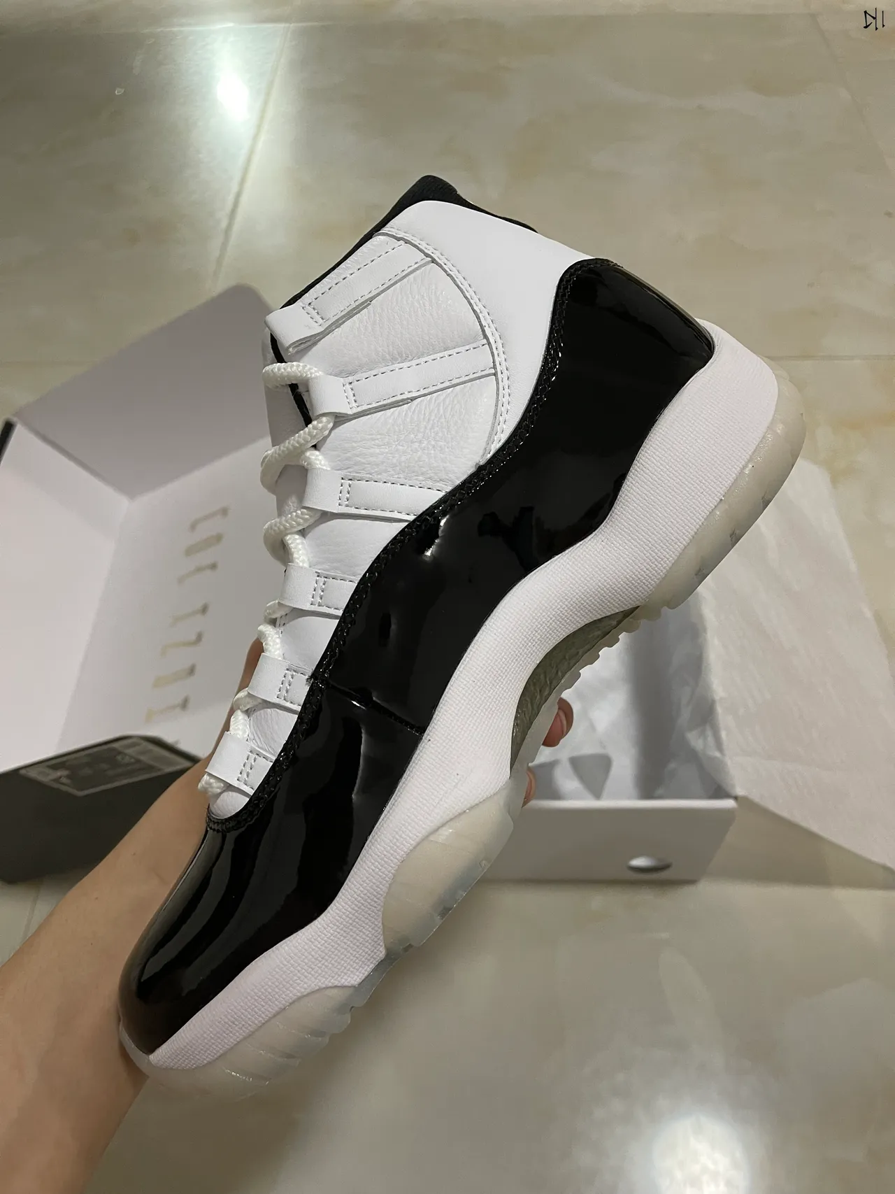 Air Jordan 11 White Black Gold Patent Leather Basketball Shoes 5
