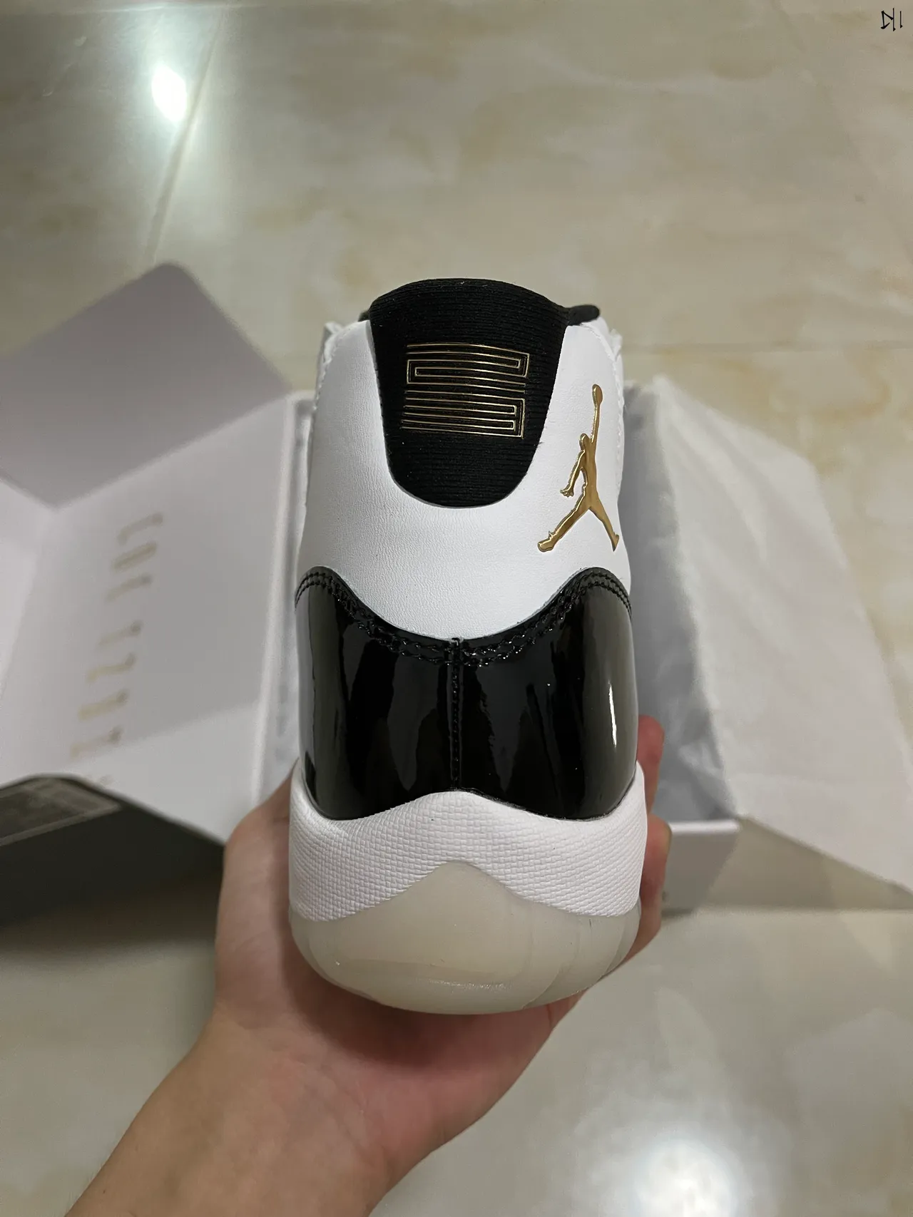 Air Jordan 11 White Black Gold Patent Leather Basketball Shoes 7