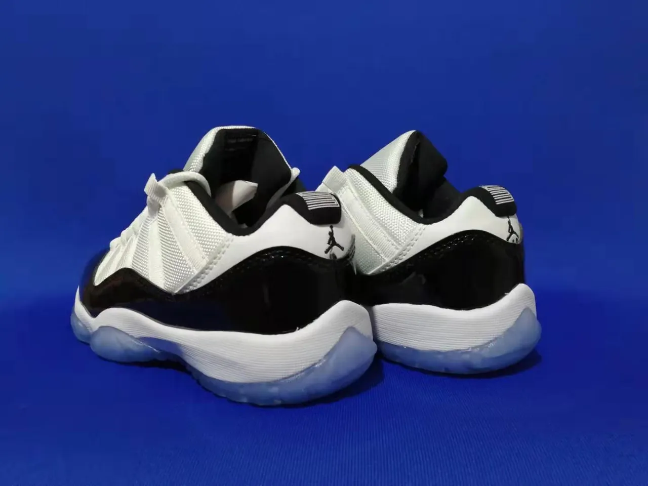 Air Jordan 11 White Black Purple Basketball Shoes 2