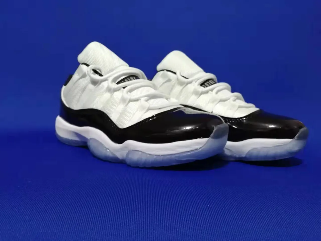 Air Jordan 11 White Black Purple Basketball Shoes 3