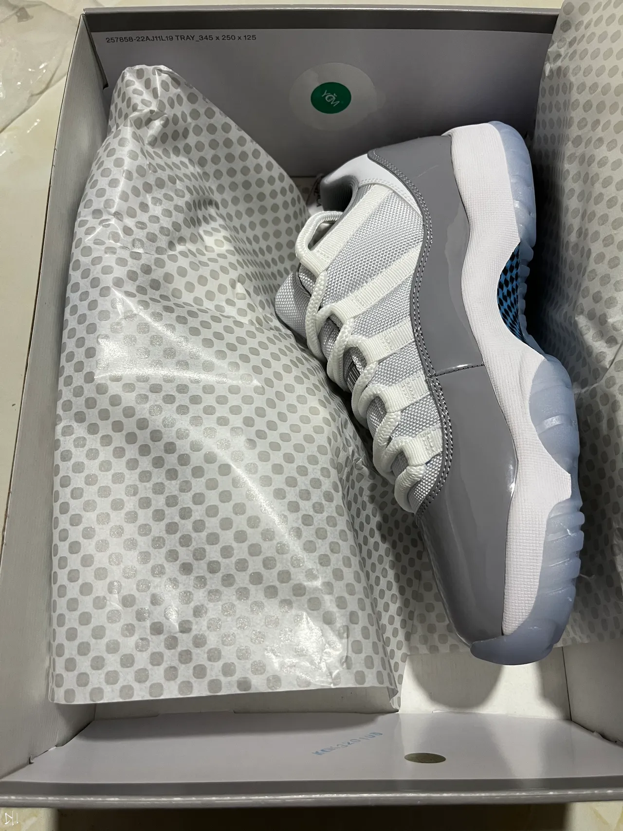 Air Jordan 11 White Gray Patent Leather Basketball Shoes 3