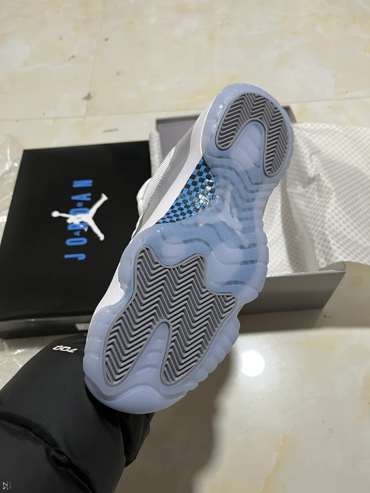 Air Jordan 11 White Gray Patent Leather Basketball Shoes 8